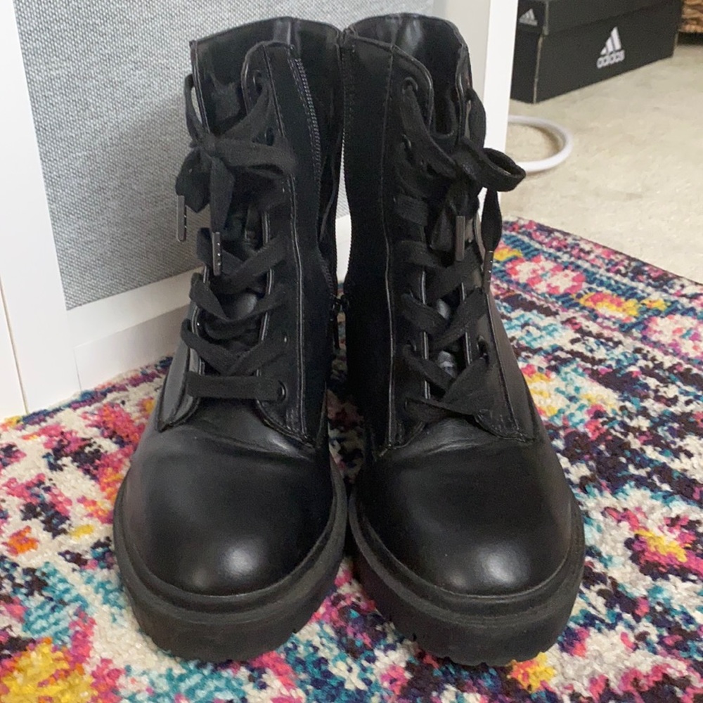 Universal Thread Combat Boots